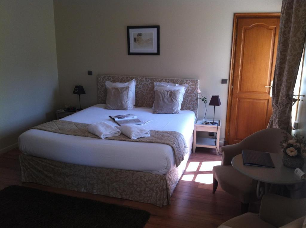 Saint Graal Bed & Breakfast Chamant Rom bilde